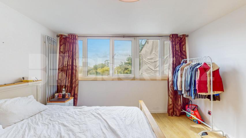 This spacious and stylish three-bedroom apartment is perfectly situated in the heart of West Hampstead, one of London’s most sought-after residential neighbourhoods Netherwood Street, West Hampstead, NW6 (Inclusive of gas),  Webheath Netherwood Street