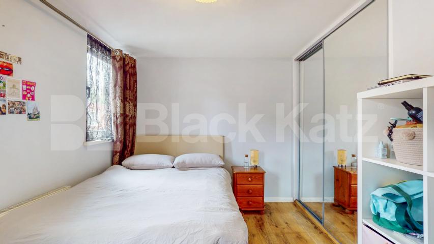 This spacious and stylish three-bedroom apartment is perfectly situated in the heart of West Hampstead, one of London’s most sought-after residential neighbourhoods Netherwood Street, West Hampstead, NW6 (Inclusive of gas),  Webheath Netherwood Street