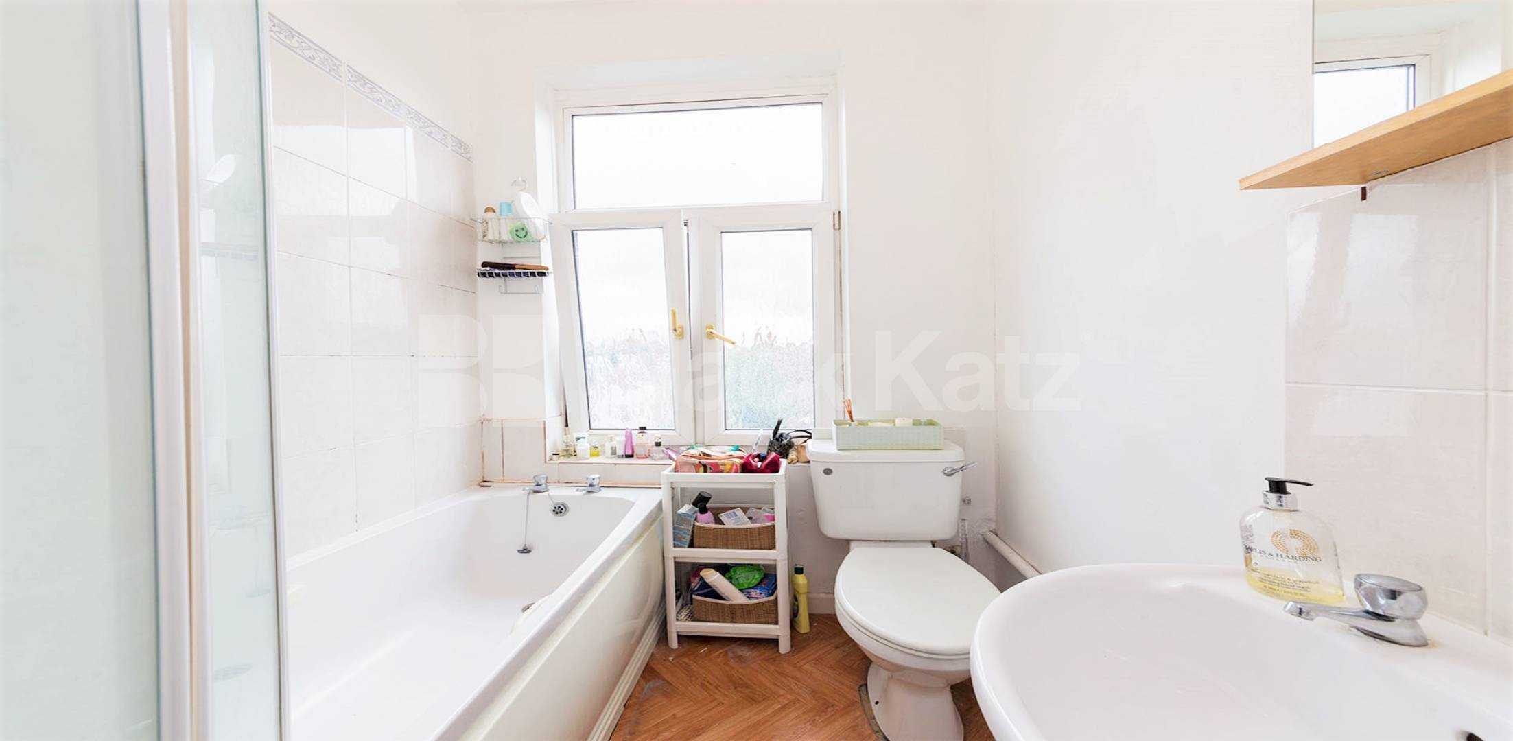 This modern, fully furnished 1-bedroom apartment in Willesden Green is available for April Kings Road, London, NW10,  London