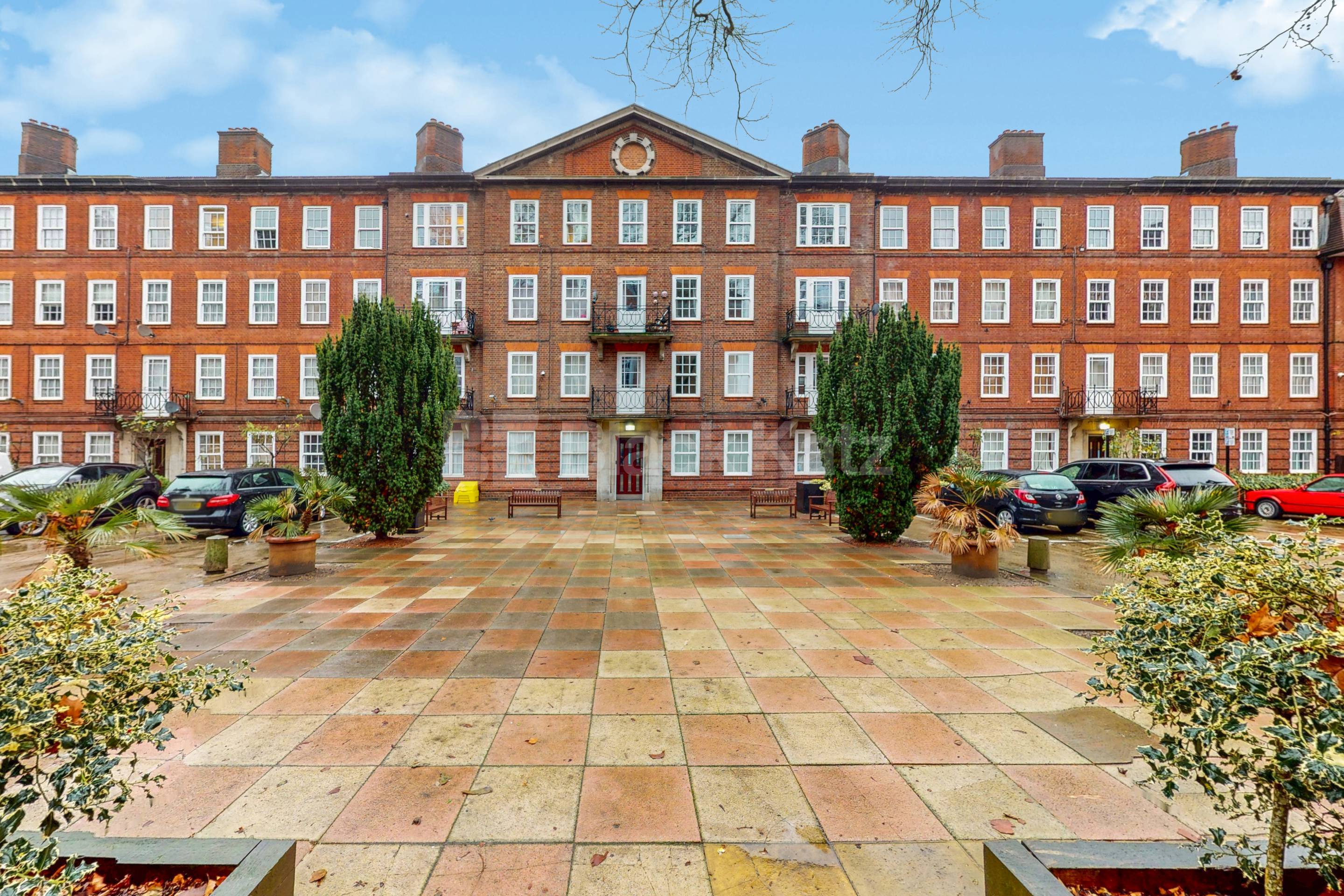 A well-presented two-bedroom apartment to rent in Hortensia House, SW10, available now Hortensia Road, Chelsea, SW10,  Hortensia House Hortensia Road SW10