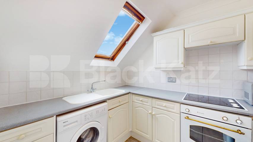 			2 Bedroom, 1 bath, 1 reception 			 Fordwych Road,  London  NW2