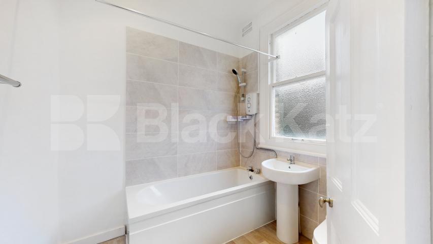 A spacious and well-proportioned one-bedroom apartment set within a well-maintained building on the sought-after Greencroft Gardens, NW6.This impressive property offers an exceptionally large reception room, perfect for both entertaining and comforta Greencroft Gardens, London, NW6,  London