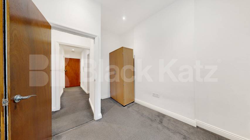 			2 Bedroom, 1 bath, 1 reception 			 Mill Lane,  London  NW6