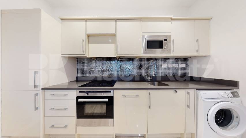 			2 Bedroom, 1 bath, 1 reception 			 Mill Lane, London, NW6,  London