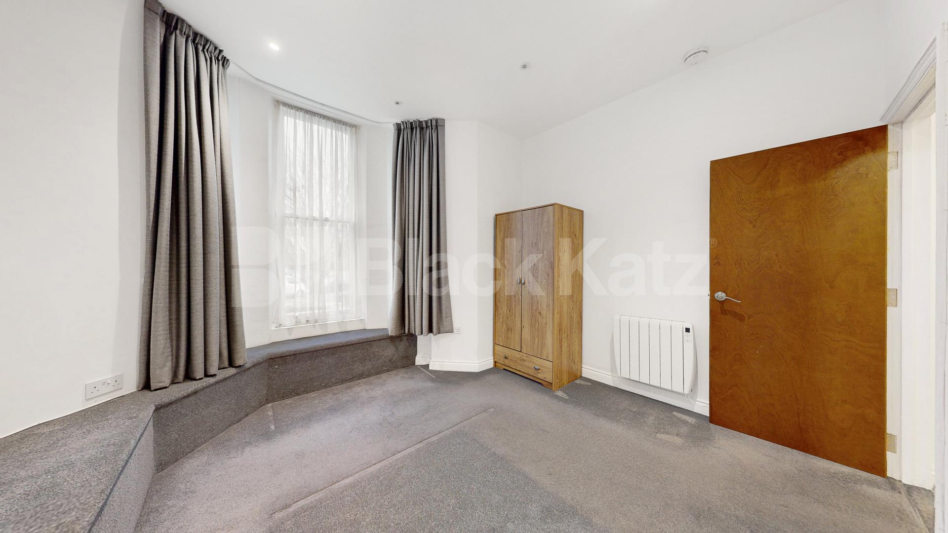 			2 Bedroom, 1 bath, 1 reception 			 Mill Lane,  London  NW6
