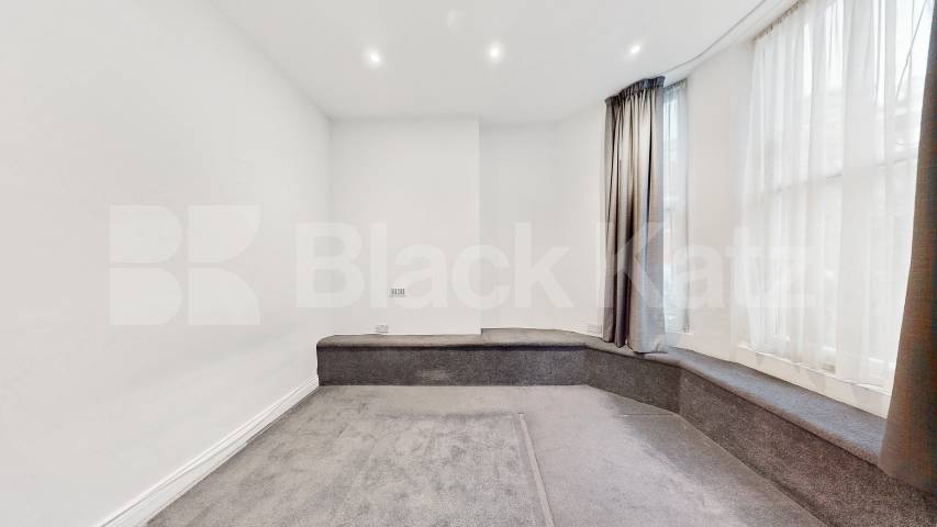 			2 Bedroom, 1 bath, 1 reception 			 Mill Lane,  London  NW6