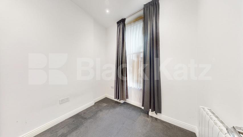 			2 Bedroom, 1 bath, 1 reception 			 Mill Lane,  London  NW6