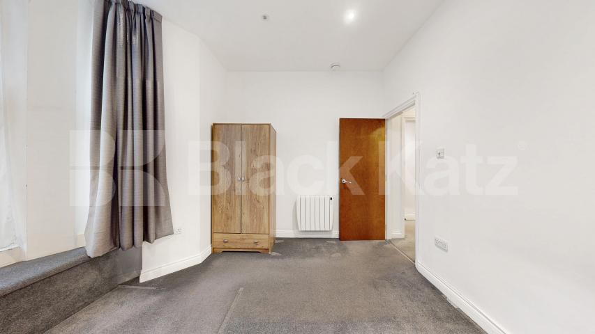 			2 Bedroom, 1 bath, 1 reception 			 Mill Lane,  London  NW6