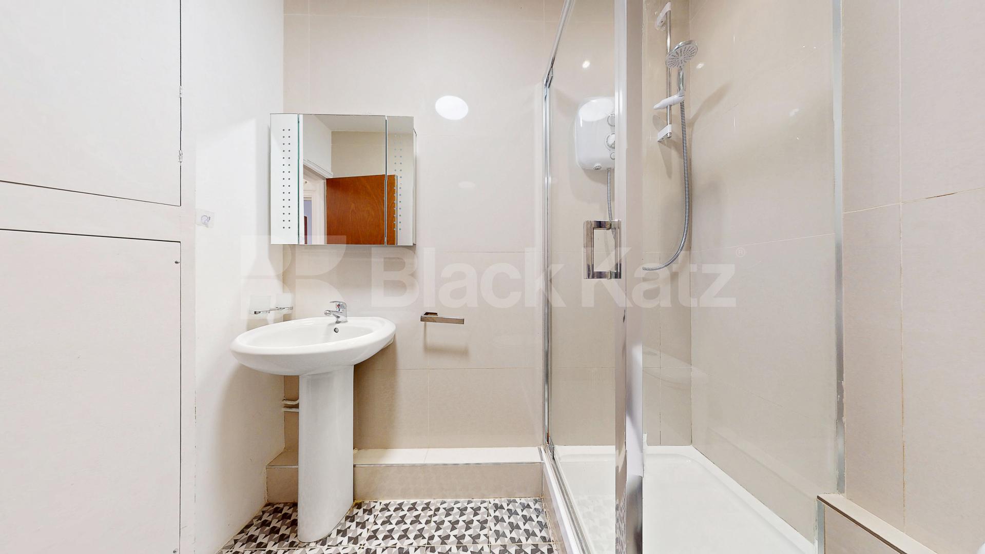 			2 Bedroom, 1 bath, 1 reception 			 Mill Lane,  London  NW6