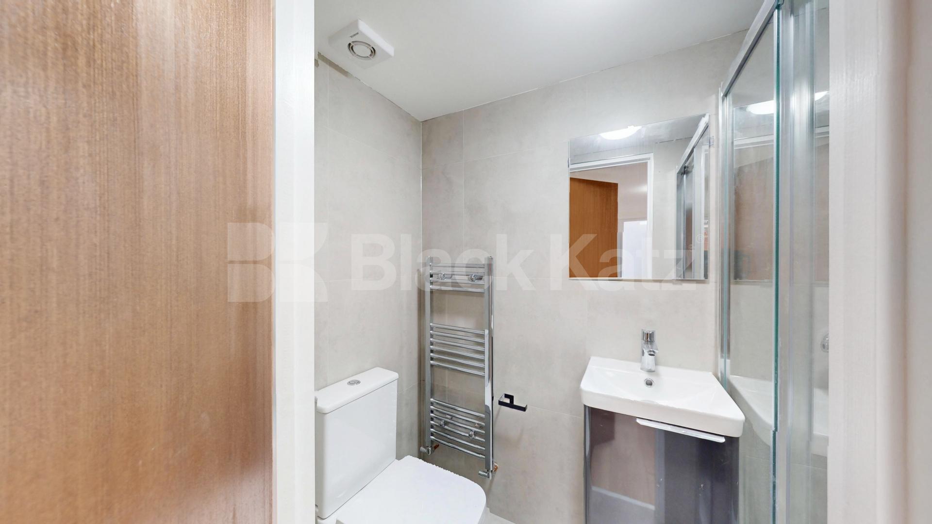 			3 Bedroom, 3 bath, 1 reception 			 Acland Road,  London  NW2