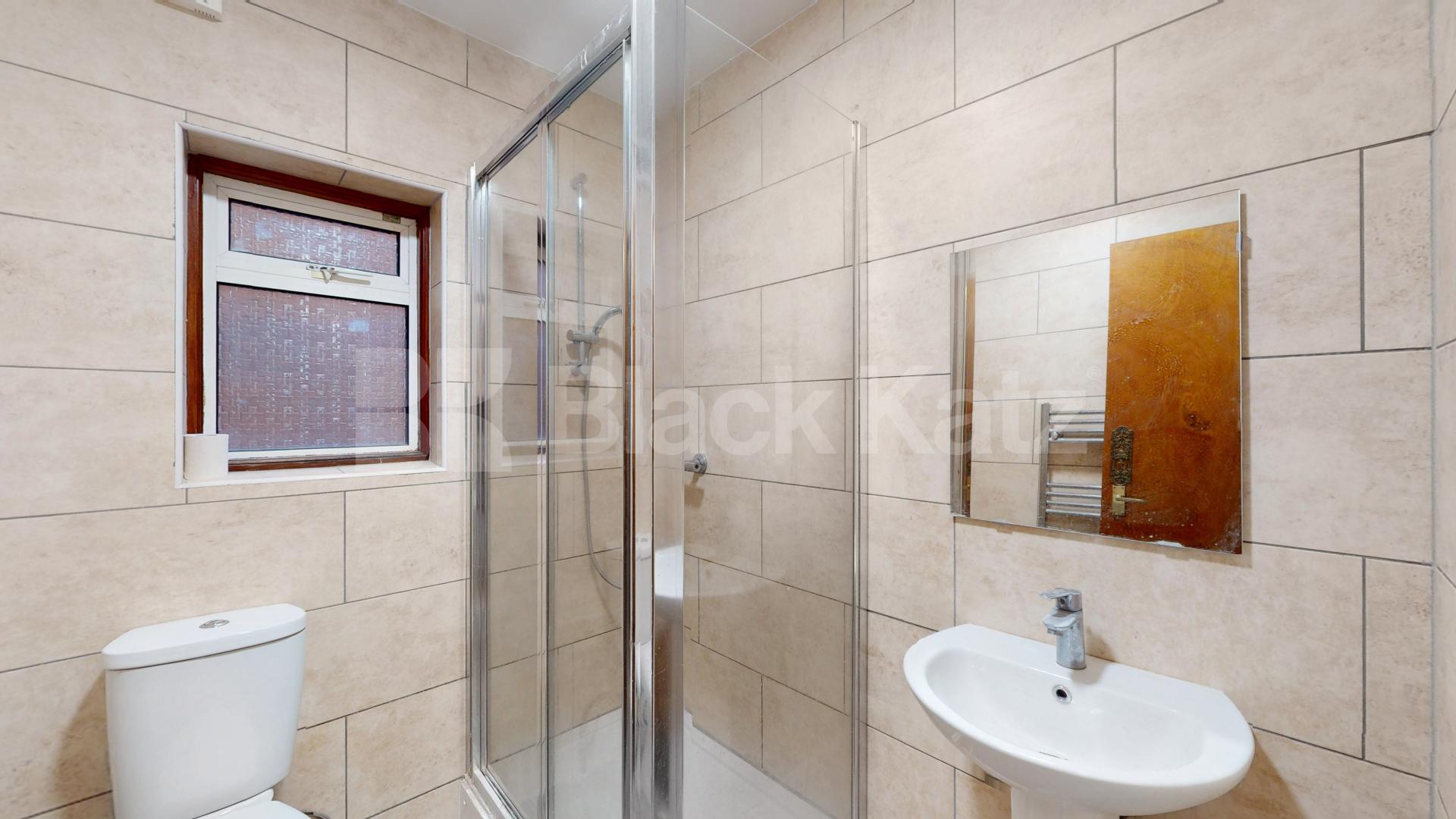 			3 Bedroom, 3 bath, 1 reception 			 Acland Road,  London  NW2