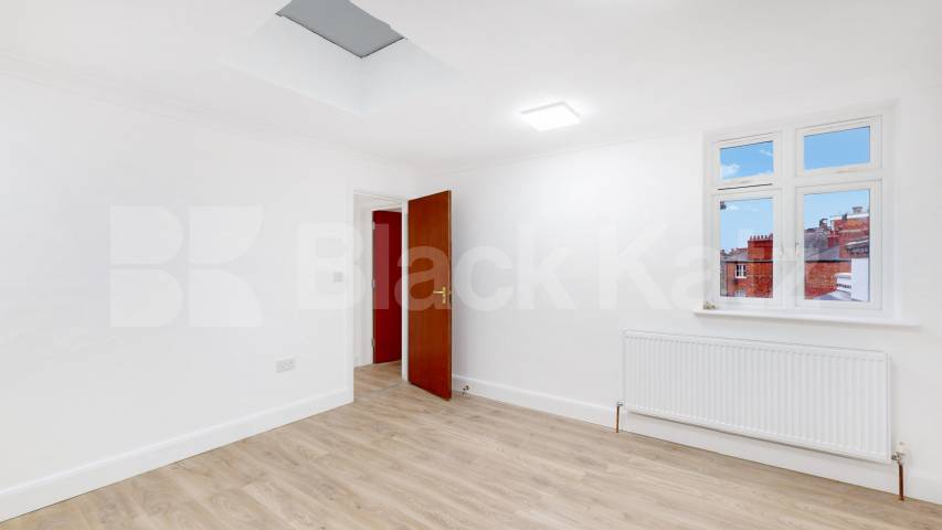 			3 Bedroom, 3 bath, 1 reception 			 Acland Road,  London  NW2