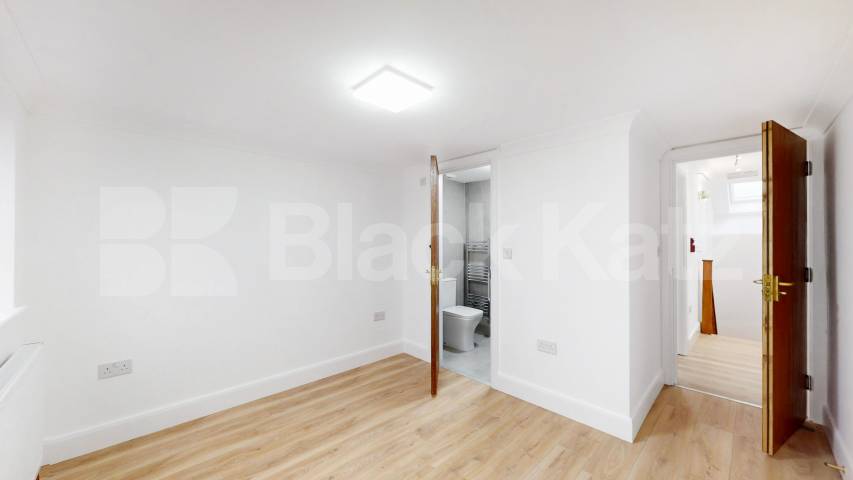 			3 Bedroom, 3 bath, 1 reception 			 Acland Road,  London  NW2