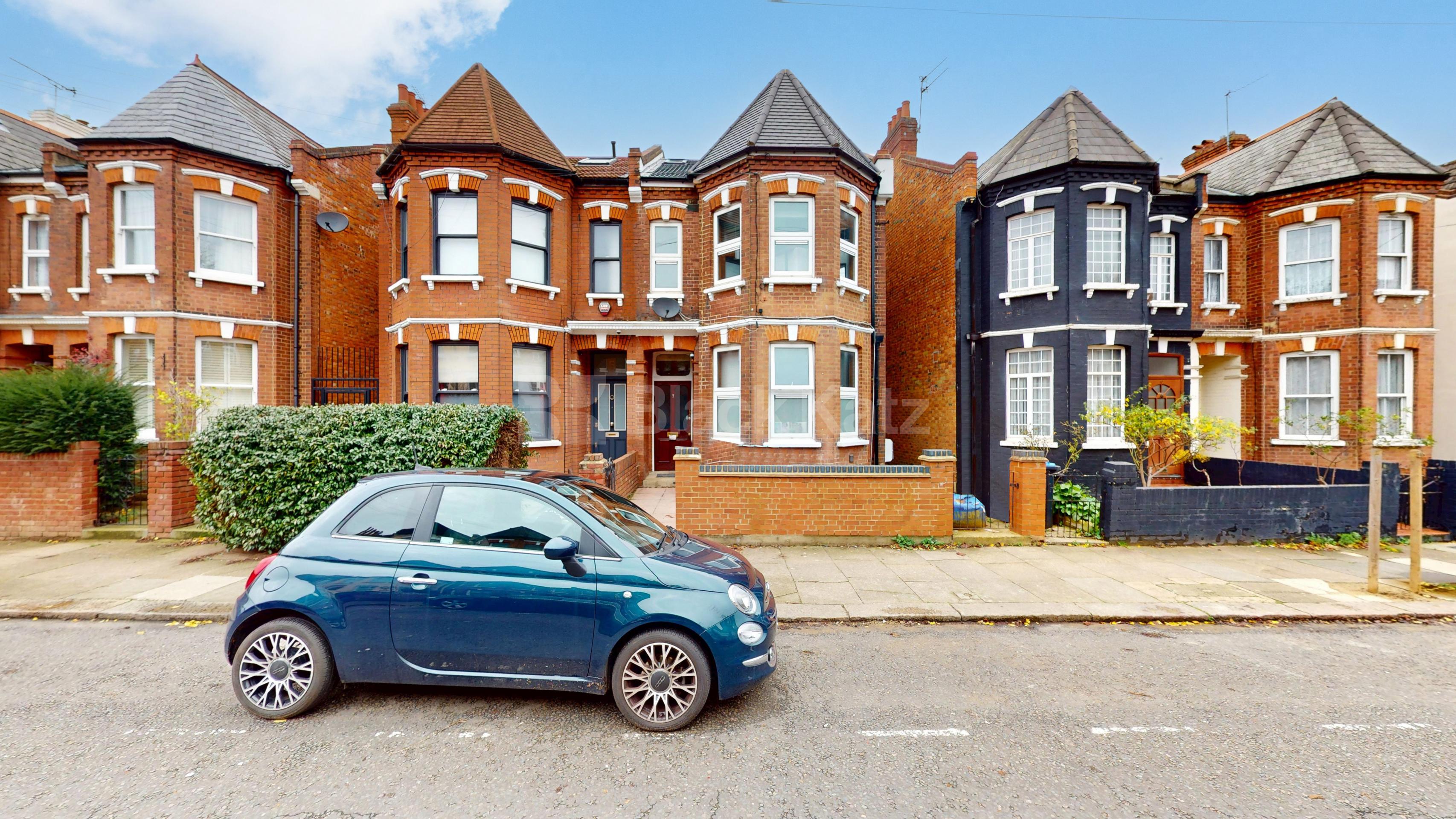 			3 Bedroom, 3 bath, 1 reception 			 Acland Road,  London  NW2 NW2