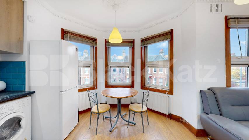 			3 Bedroom, 3 bath, 1 reception 			 Acland Road,  London  NW2