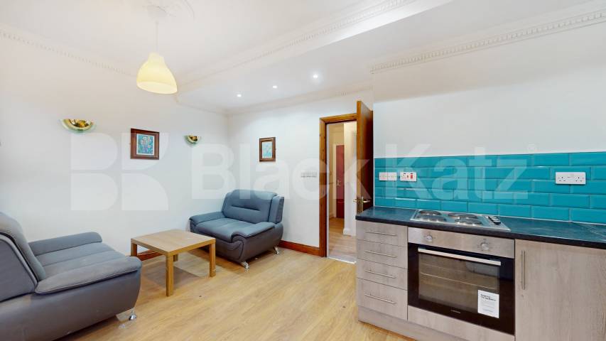 			3 Bedroom, 3 bath, 1 reception 			 Acland Road,  London  NW2