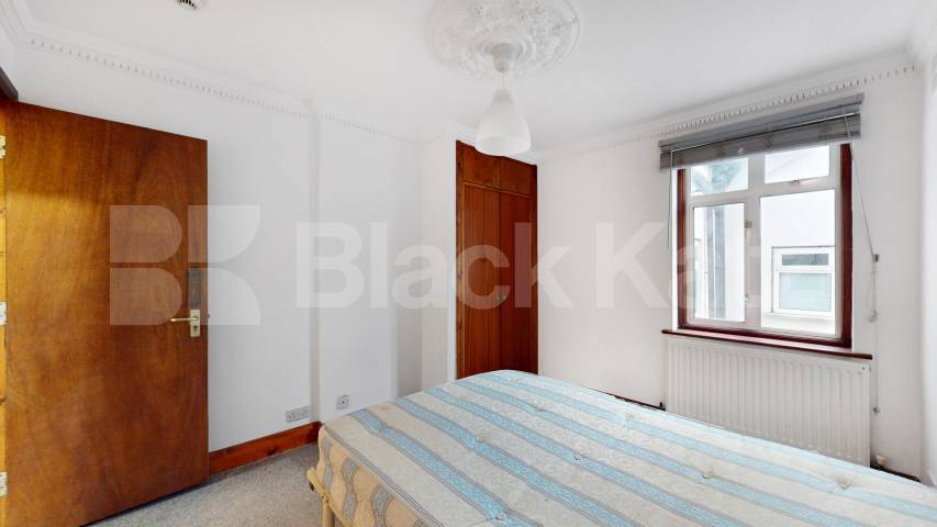 			3 Bedroom, 3 bath, 1 reception 			 Acland Road,  London  NW2