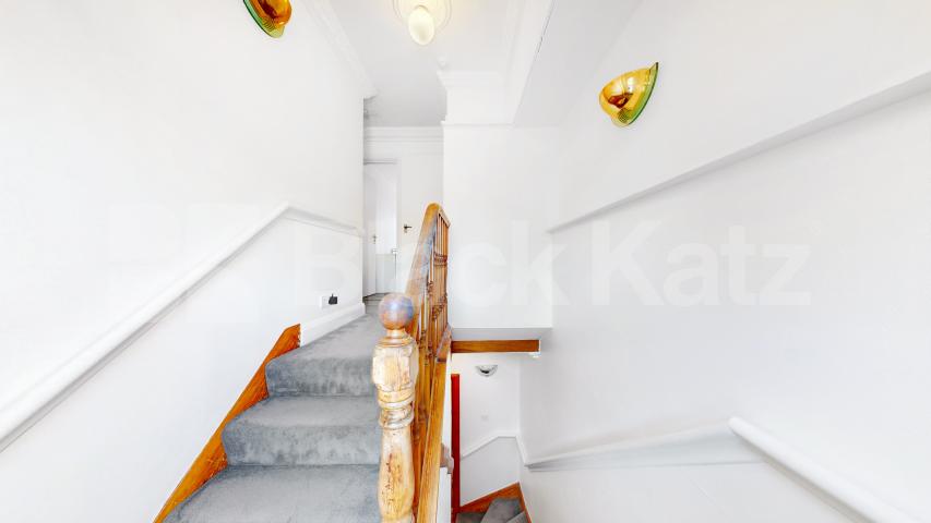 A well-presented three-bedroom split-level apartment located on Finchley Road, NW3 Finchley Road, Hampstead, NW3,  London