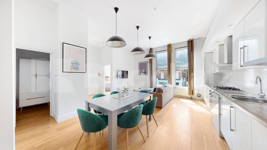 Stunning Three Double Bedroom, Two Bathroom Apartment in Heart of Shoreditch Great Eastern Street , Old Street - Shoreditch