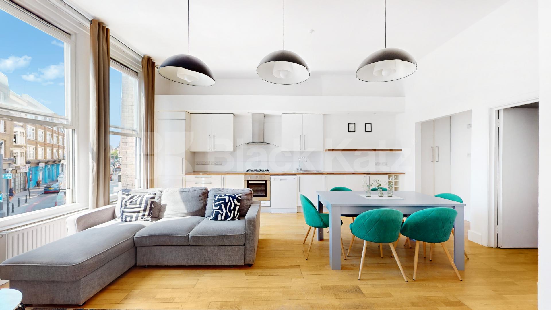 Stunning Three Double Bedroom, Two Bathroom Apartment in Heart of Shoreditch Great Eastern Street , Old Street - Shoreditch
