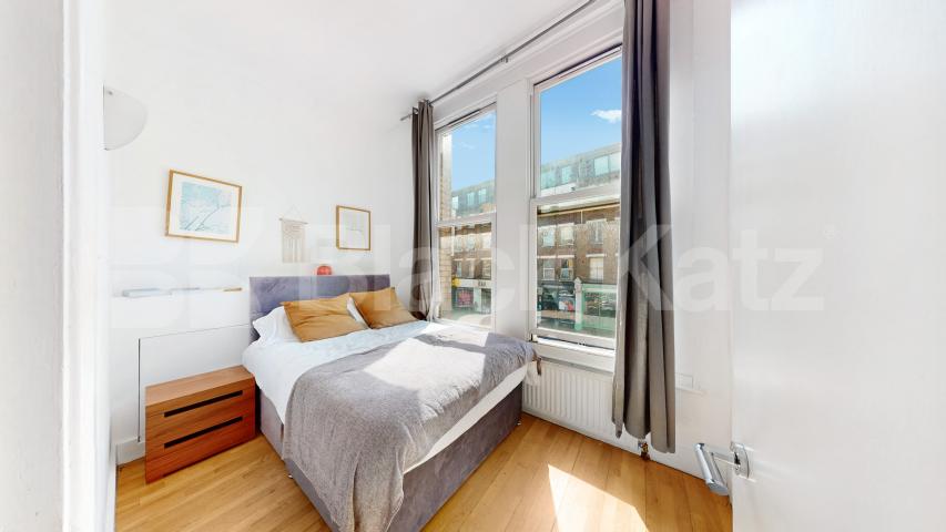 Stunning Three Double Bedroom, Two Bathroom Apartment in Heart of Shoreditch Great Eastern Street , Old Street - Shoreditch