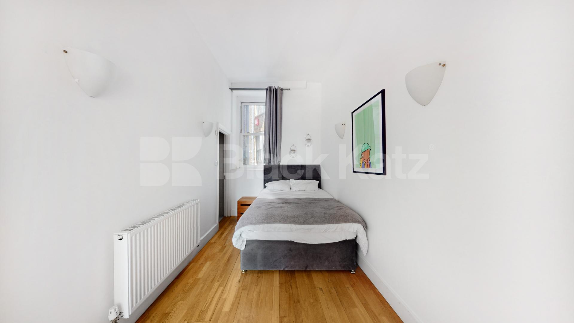 Stunning Three Double Bedroom, Two Bathroom Apartment in Heart of Shoreditch Great Eastern Street , Old Street - Shoreditch