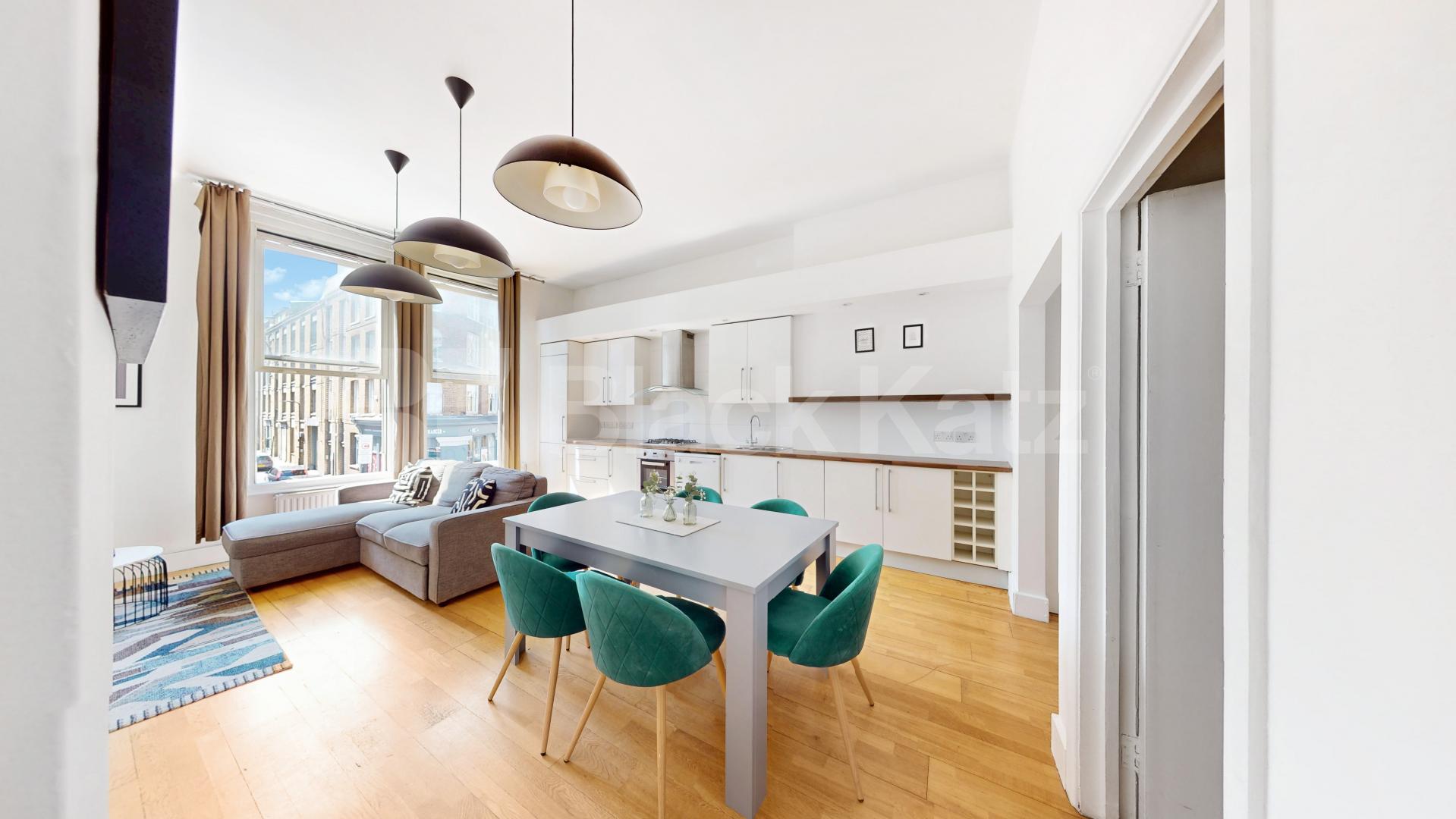 Stunning Three Double Bedroom, Two Bathroom Apartment in Heart of Shoreditch Great Eastern Street , Old Street - Shoreditch