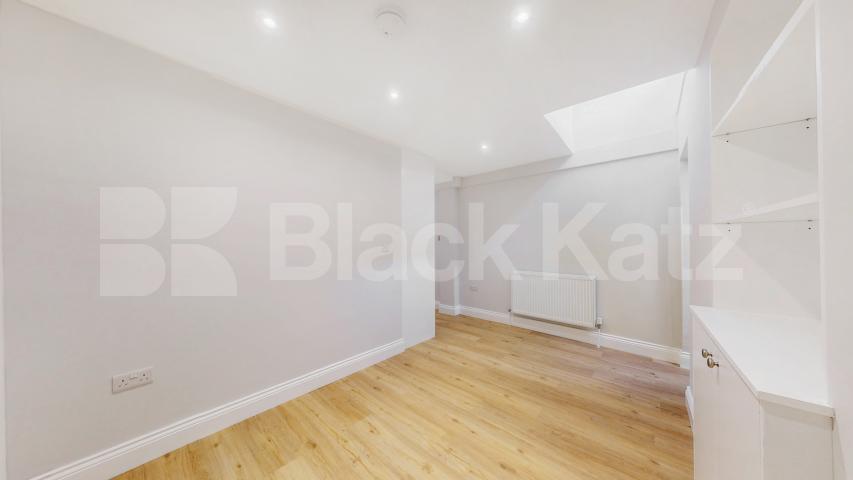 Stylish Refurbished 1 Bed Apartment in Bell Street mins to Regents Park Bell Street, Marylebone