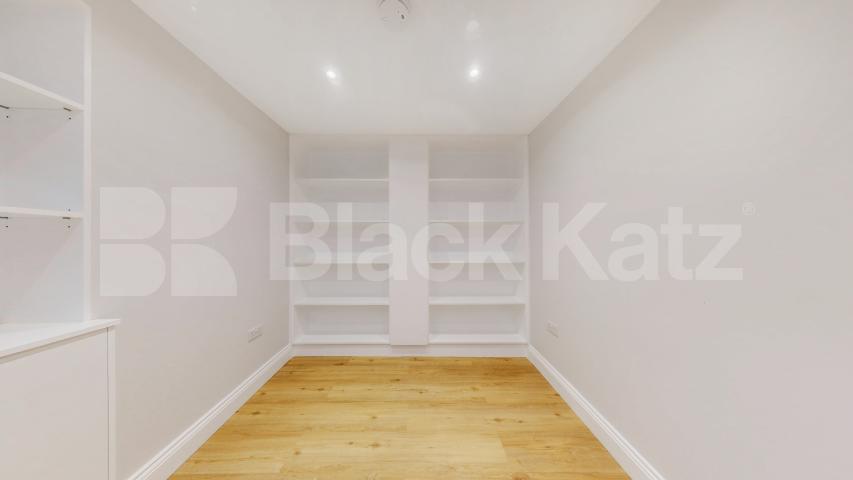 Stylish Refurbished 1 Bed Apartment in Bell Street mins to Regents Park Bell Street, Marylebone