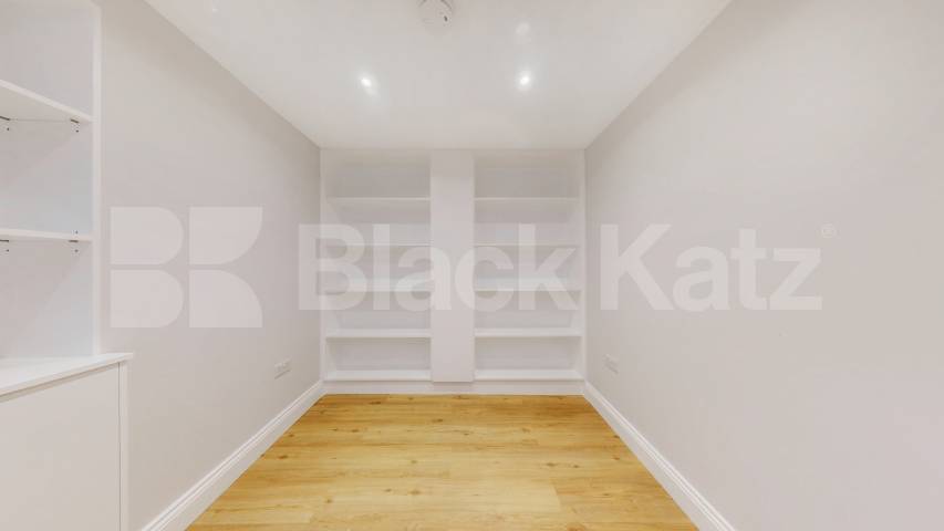 Stylish Refurbished 1 Bed Apartment in Bell Street mins to Regents Park Bell Street, Marylebone