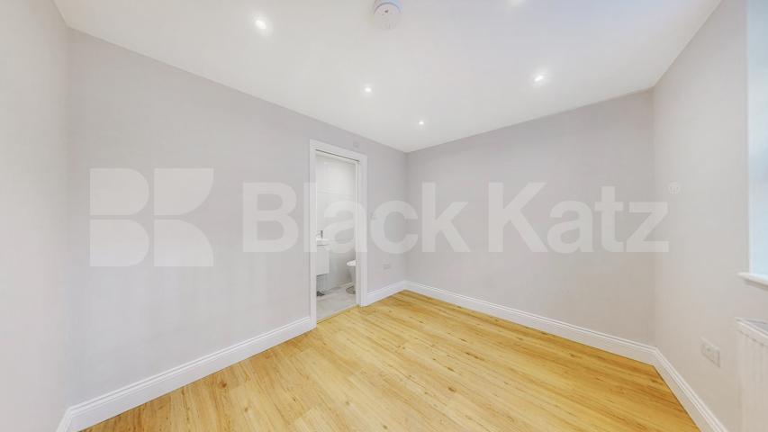 Stylish Refurbished 1 Bed Apartment in Bell Street mins to Regents Park Bell Street, Marylebone