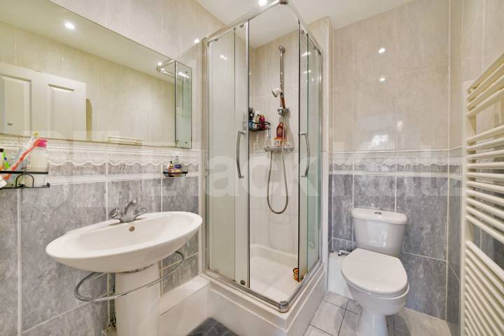 Boasting size, quality & location Bentham House.Falmouth Road, Borough/London Bridge