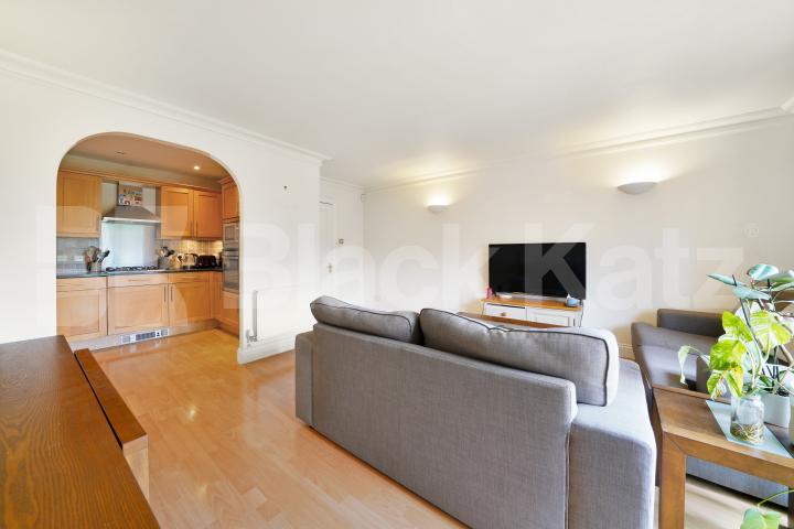 Boasting size, quality & location Bentham House.Falmouth Road, Borough/London Bridge