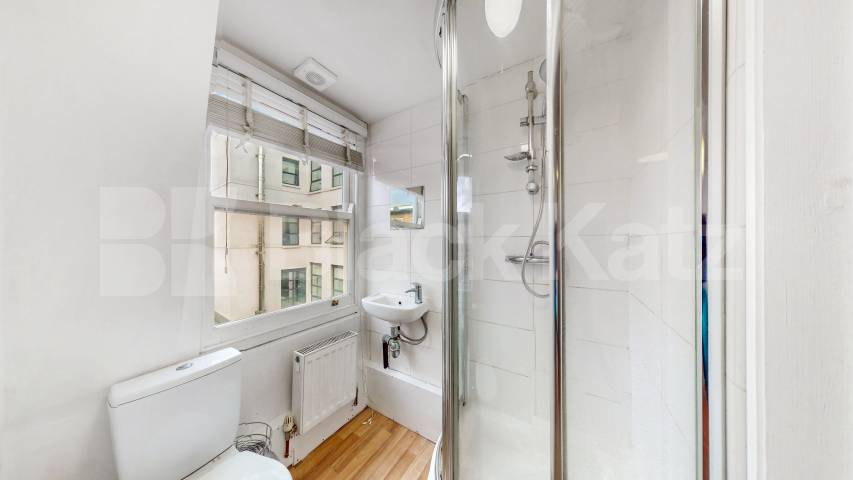 Bright & Spacious 2-Bed Flat to Rent – Minutes from Camden Town Station Camden High Street, Camden