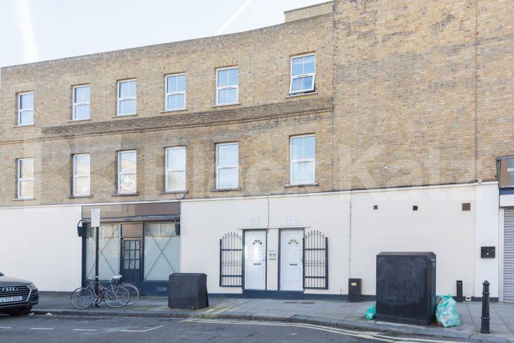 large self contained studio in Hackney Springdale Road , Stoke Newington