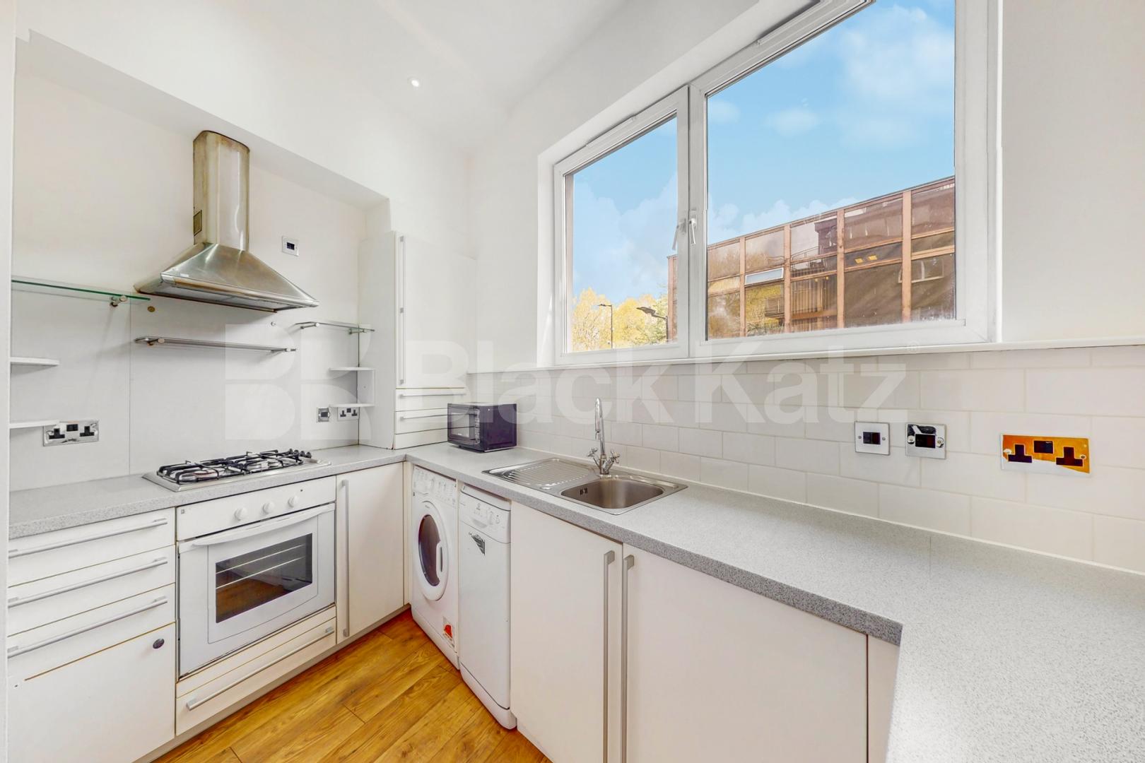 Superbly located & offering 528 Sq. Ft. of living & entertaining space  Newington Causeway, Borough