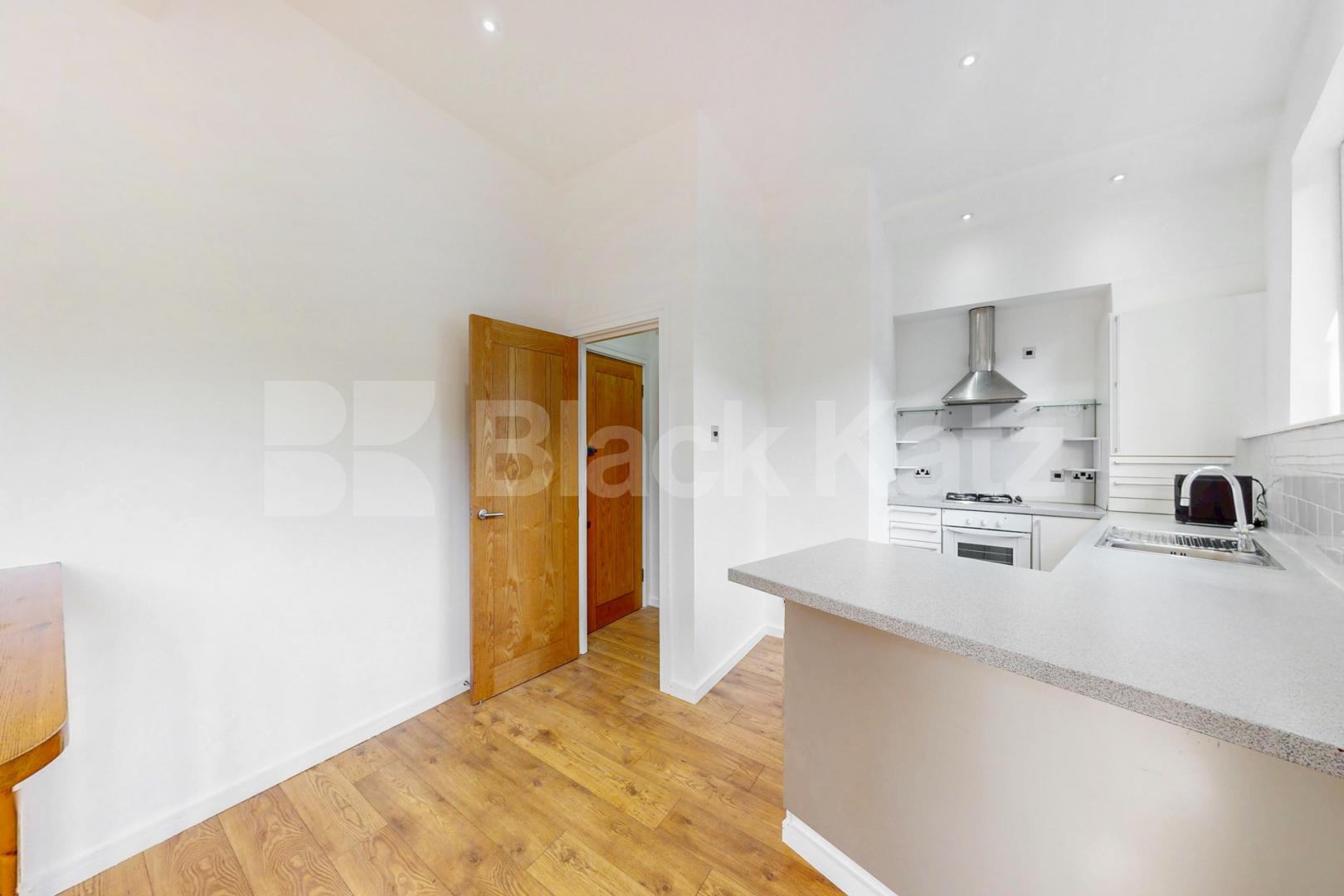 Superbly located & offering 528 Sq. Ft. of living & entertaining space  Newington Causeway, Borough