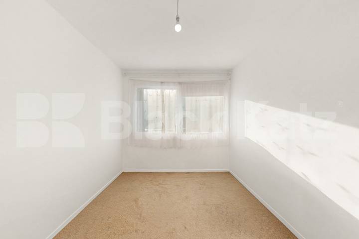 Modern recently refurbished two bed in central location mins to tube Alfred Road , Westbourne Park