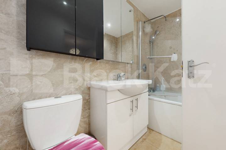 Modern recently refurbished two bed in central location mins to tube Alfred Road , Westbourne Park