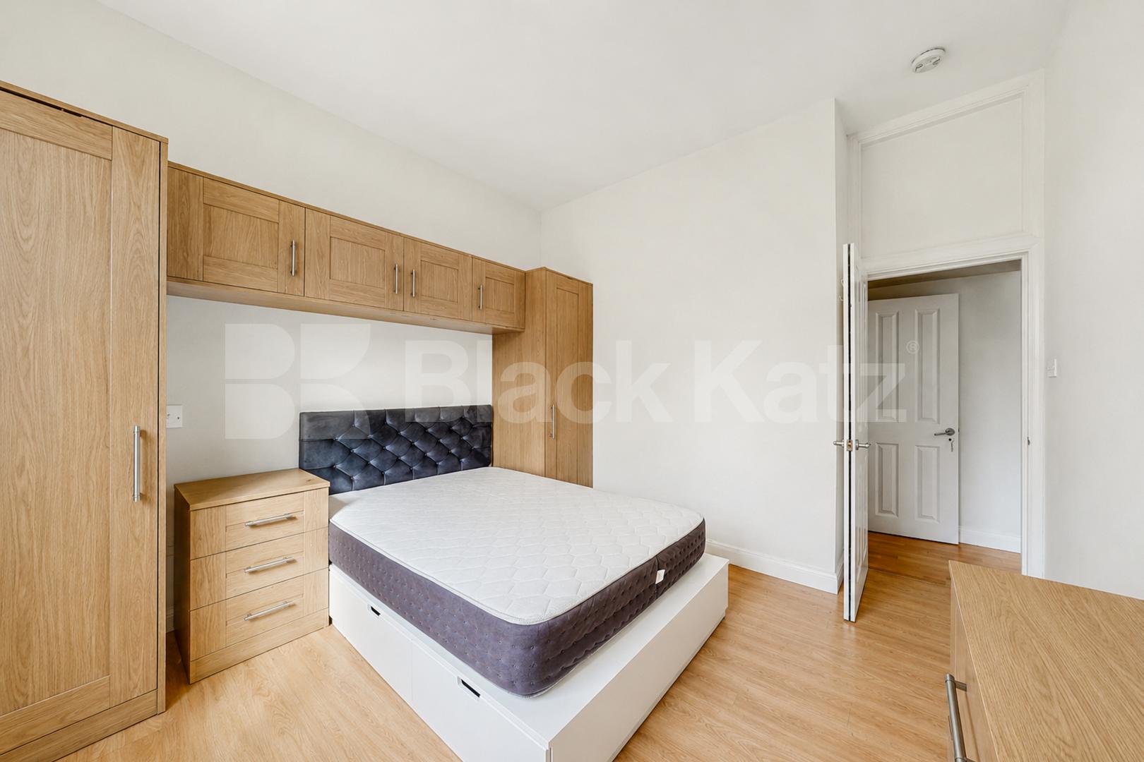 Spacious 1 Bed Flat N7 | Parking, Quiet Aspect & High Ceilings Camden Road, Camden Borders 