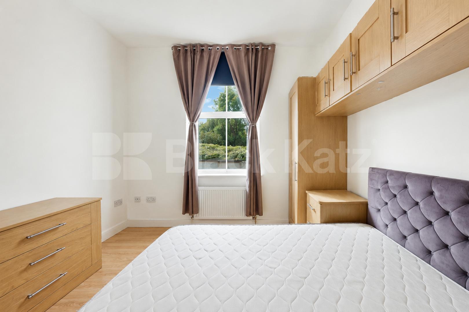 Spacious 1 Bed Flat N7 | Parking, Quiet Aspect & High Ceilings Camden Road, Camden Borders 