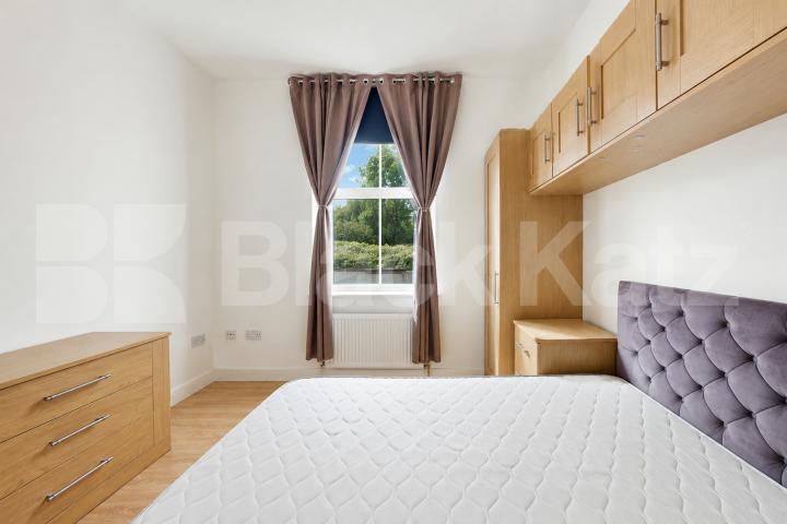 Spacious 1 Bed Flat N7 | Parking, Quiet Aspect & High Ceilings Camden Road, Camden Borders 