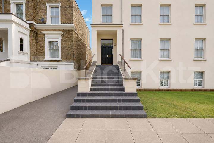 Spacious 1 Bed Flat N7 | Parking, Quiet Aspect & High Ceilings Camden Road, Camden Borders 