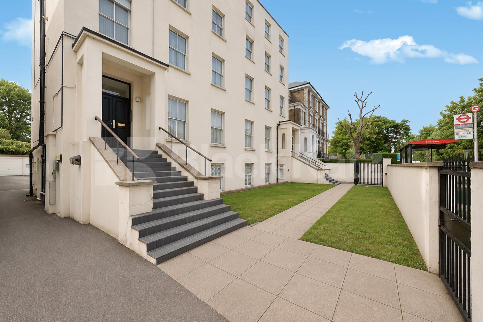 Spacious 1 Bed Flat N7 | Parking, Quiet Aspect & High Ceilings Camden Road, Camden Borders 