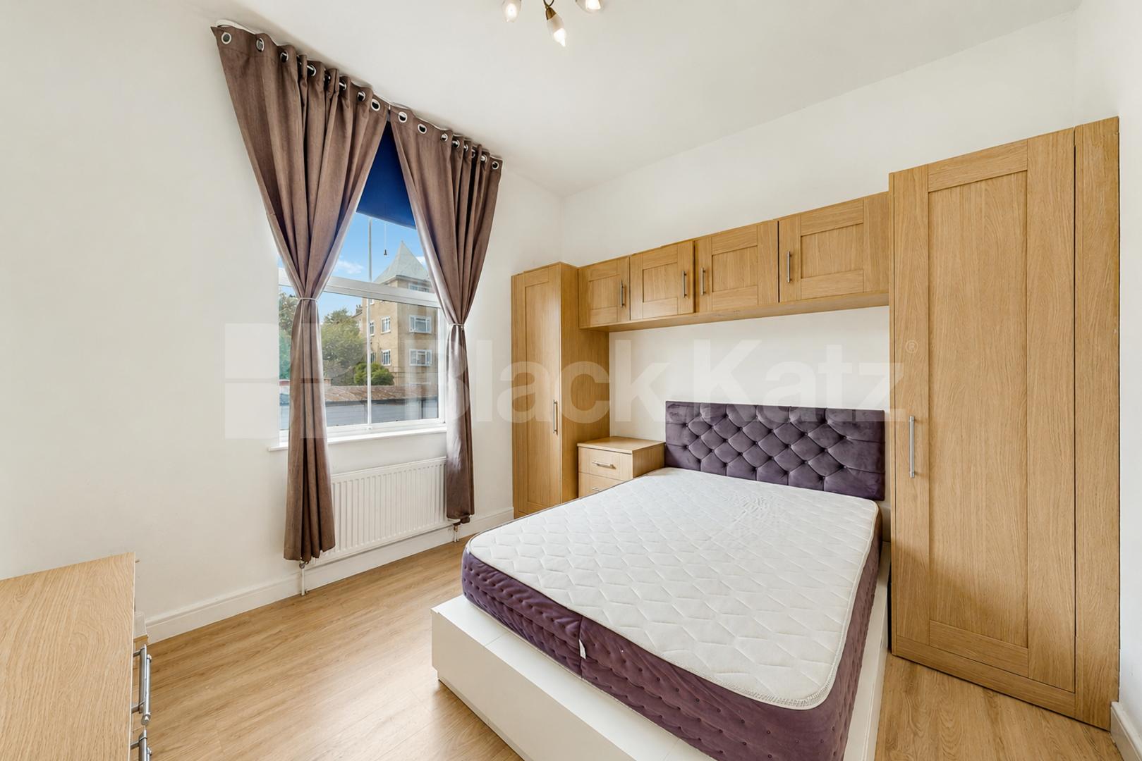 Spacious 1 Bed Flat N7 | Parking, Quiet Aspect & High Ceilings Camden Road, Camden Borders 