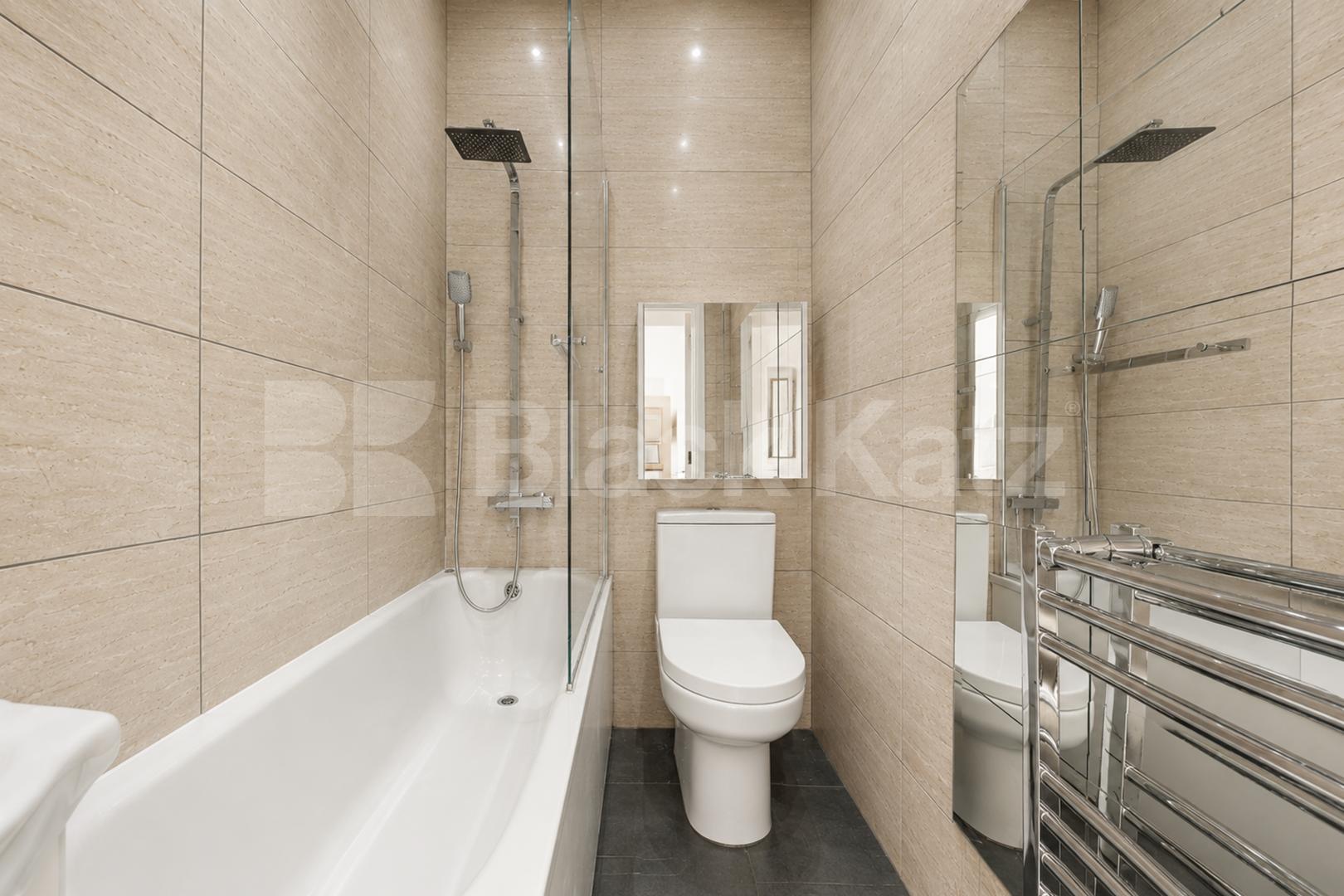 Spacious 1 Bed Flat N7 | Parking, Quiet Aspect & High Ceilings Camden Road, Camden Borders 