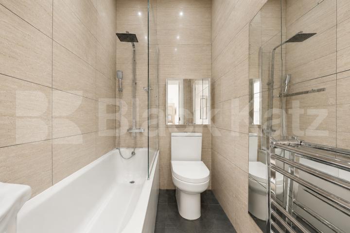 Spacious 1 Bed Flat N7 | Parking, Quiet Aspect & High Ceilings Camden Road, Camden Borders 