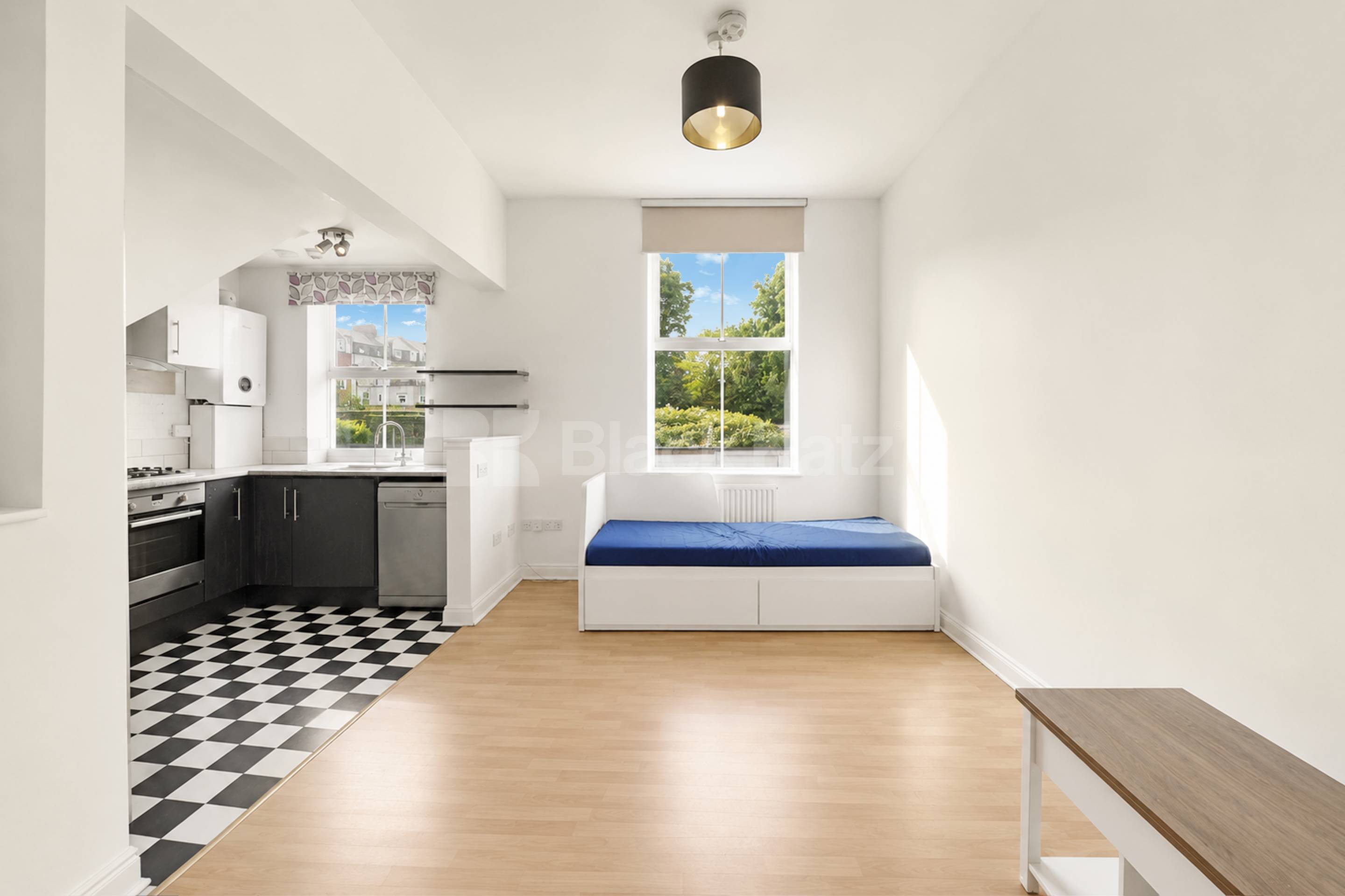 Spacious 1 Bed Flat N7 | Parking, Quiet Aspect & High Ceilings Camden Road, Camden Borders  N7