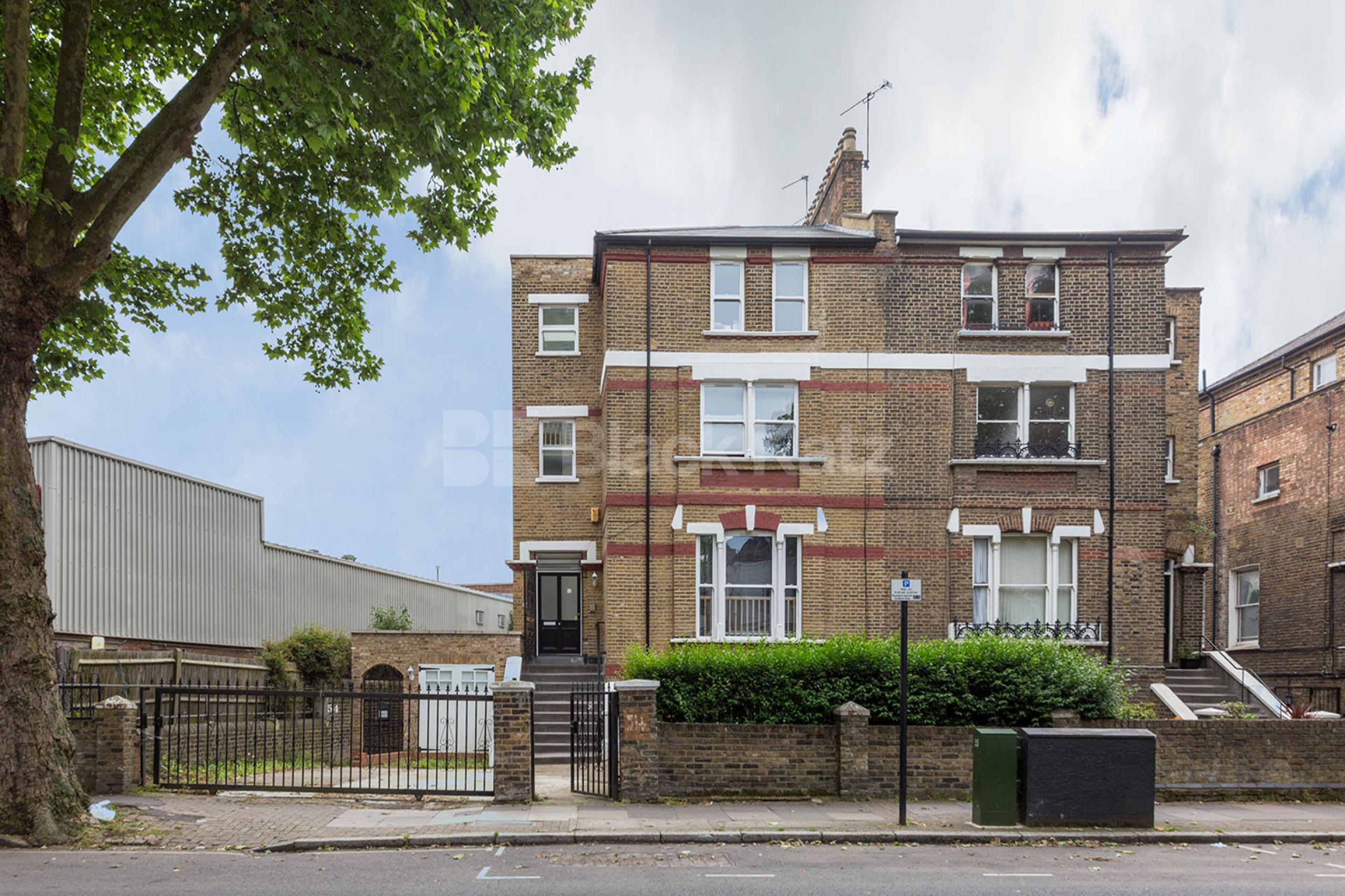Fantastic spacious three bed mins to tube and shops  Hillmarton Road, Caledonian Road N7