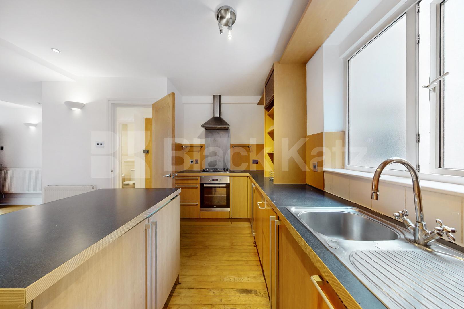 Freshly repainted throughout, wooden floors & superbly located   Newington Causeway, Borough
